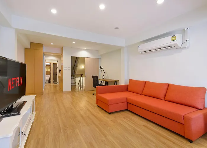 Japanese Inspired Townhome Near Ekkamai Bts Bangkok