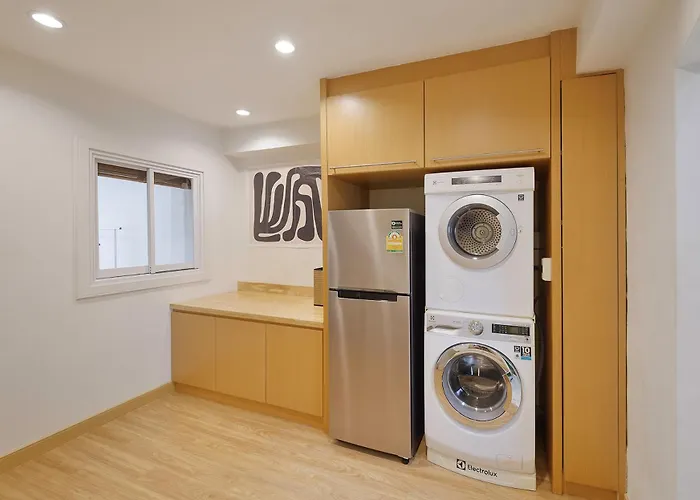 Japanese Inspired Townhome Near Ekkamai Bts Ferienhaus Bangkok